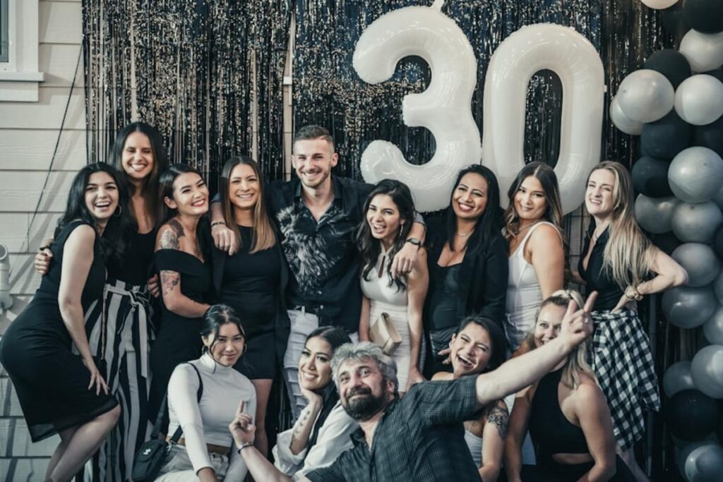 Celebridades surpreendem ao aparecerem ao lado da família na tradicional vinheta de fim de ano da Globo