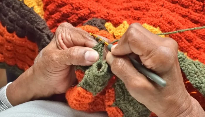 A técnica de troca de fios que está revolucionando o crochê artesanal