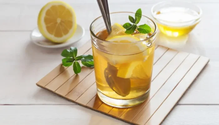 As bebidas naturais que ajudam a combater placa e tártaro sem esforço