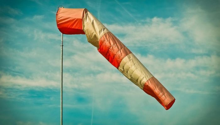 Por que os ventos fortes estão se tornando mais comuns neste período