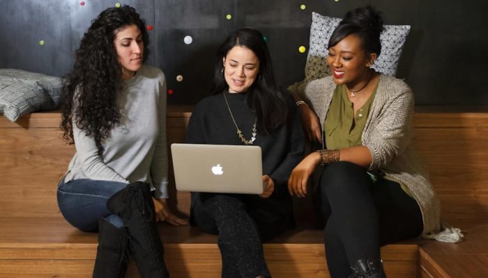 Prefeitura lança curso especial para mulheres que querem turbinar as vendas na Black Friday