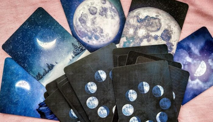 Tarot revela: energia da carta A Lua promete surpresas e intuições para todos os signos nesta quarta-feira (8)