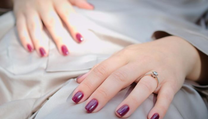 Tendências de unhas: conheça as 5 cores de esmalte que estão fazendo sucesso nesta primavera